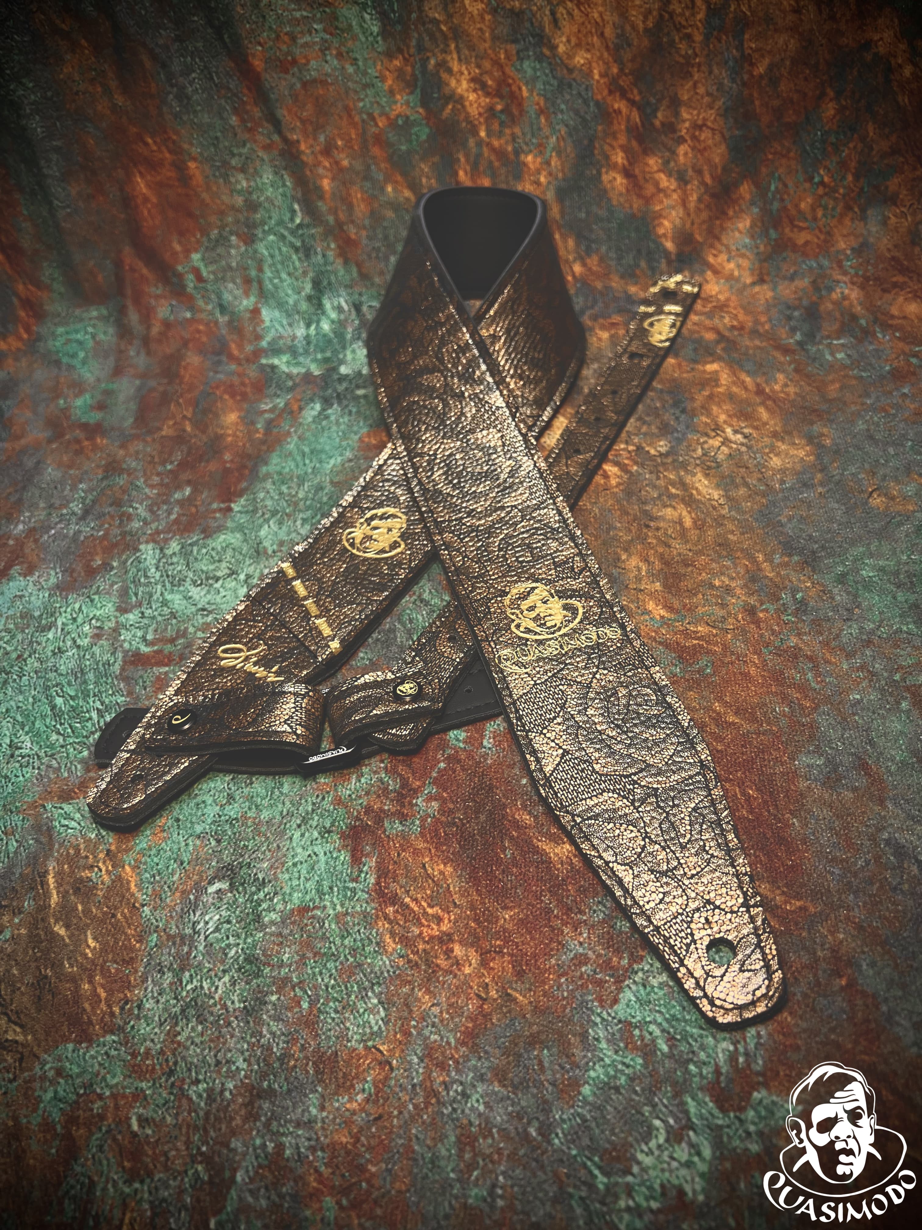 Image of Limited edition custom guitar strap-Face-Limit Design-L-561