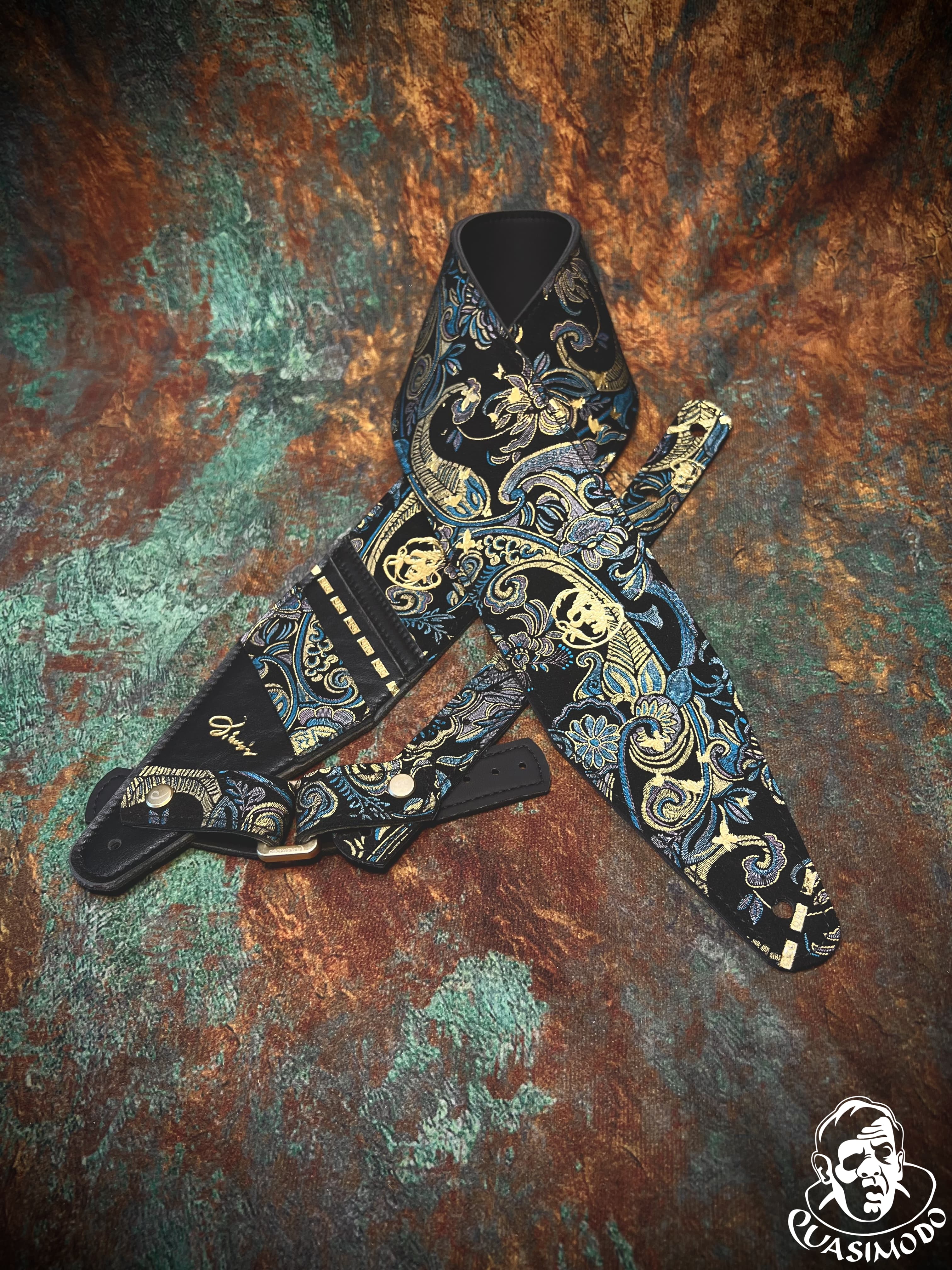 Image of Limited edition custom guitar strap-Face-Limit Design-L-566