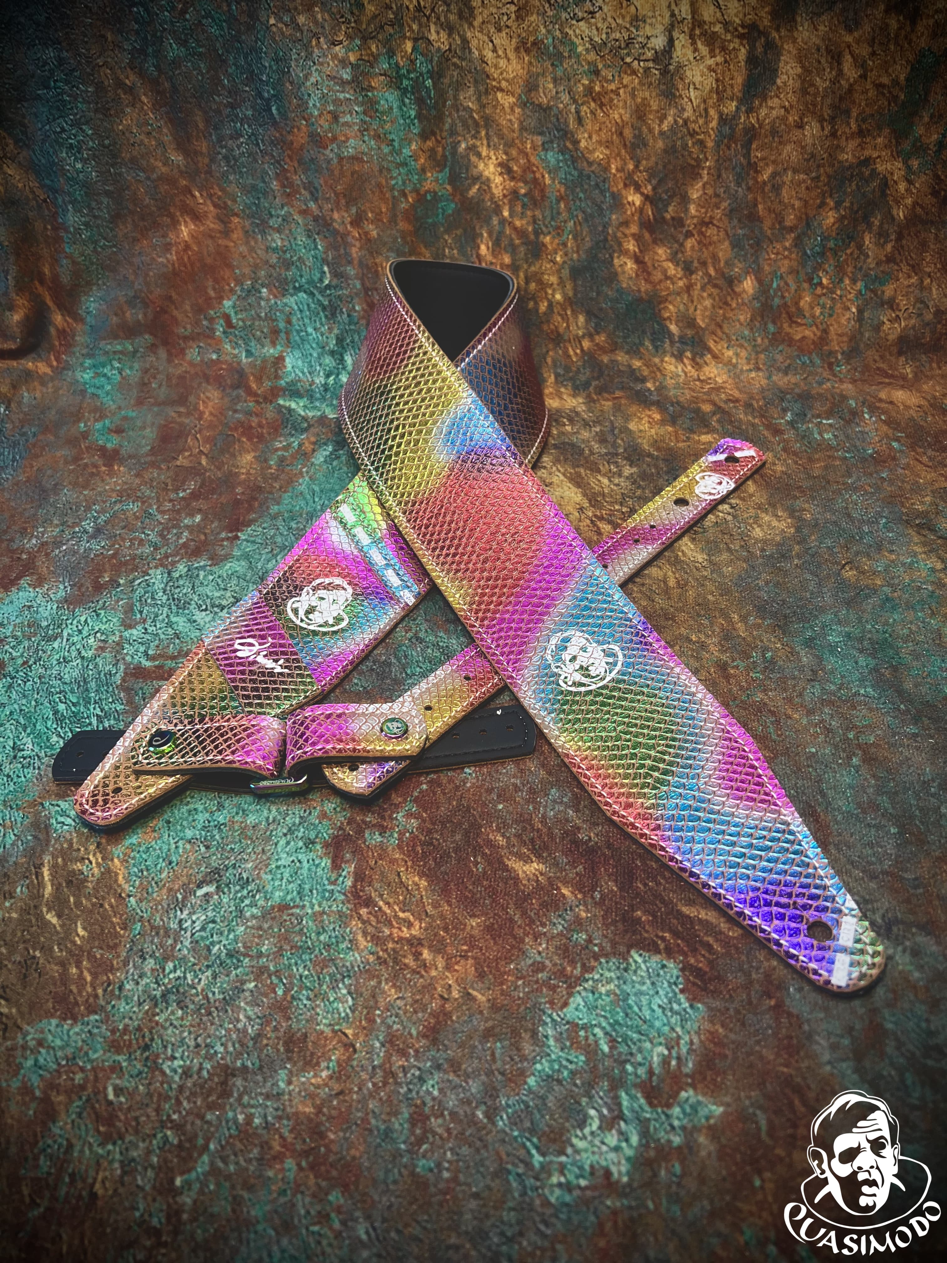 Image of Limited edition custom guitar strap-Face-Limit Design-L-570