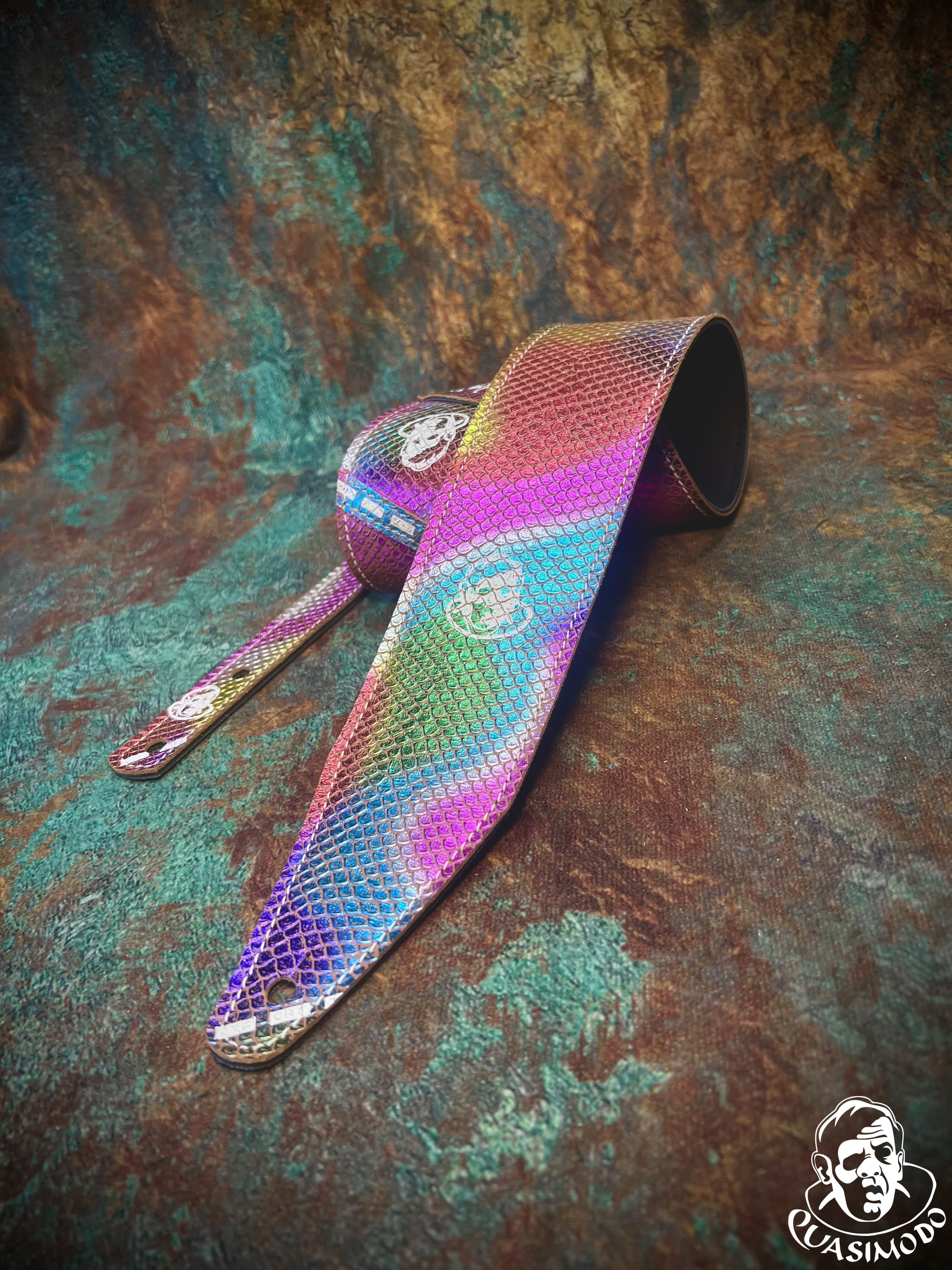 Image of Limited edition custom guitar strap-Face-Limit Design-L-570